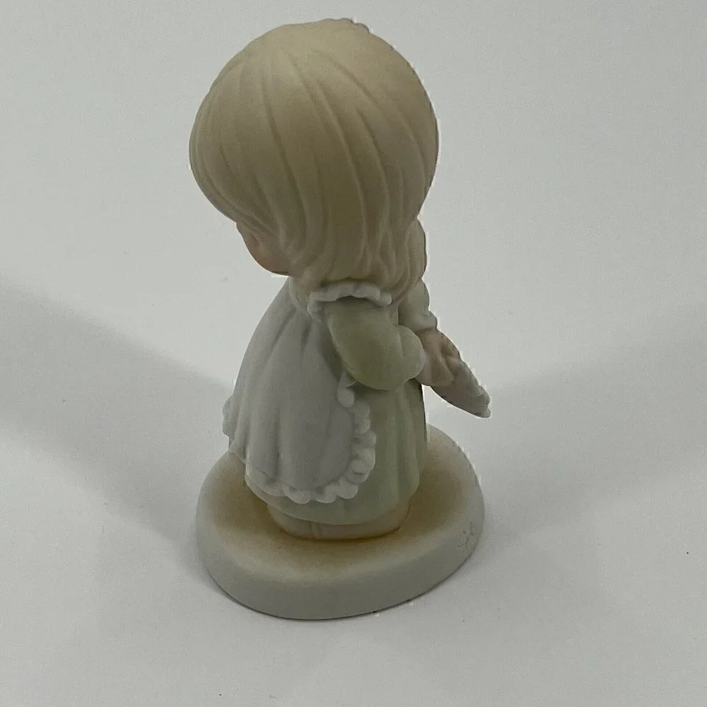 Precious Moments Figure God Is Love Dear Valentine Girl Holding #523518 Vintage